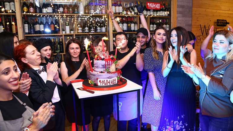 REOPENING. Ginovkats Wine House